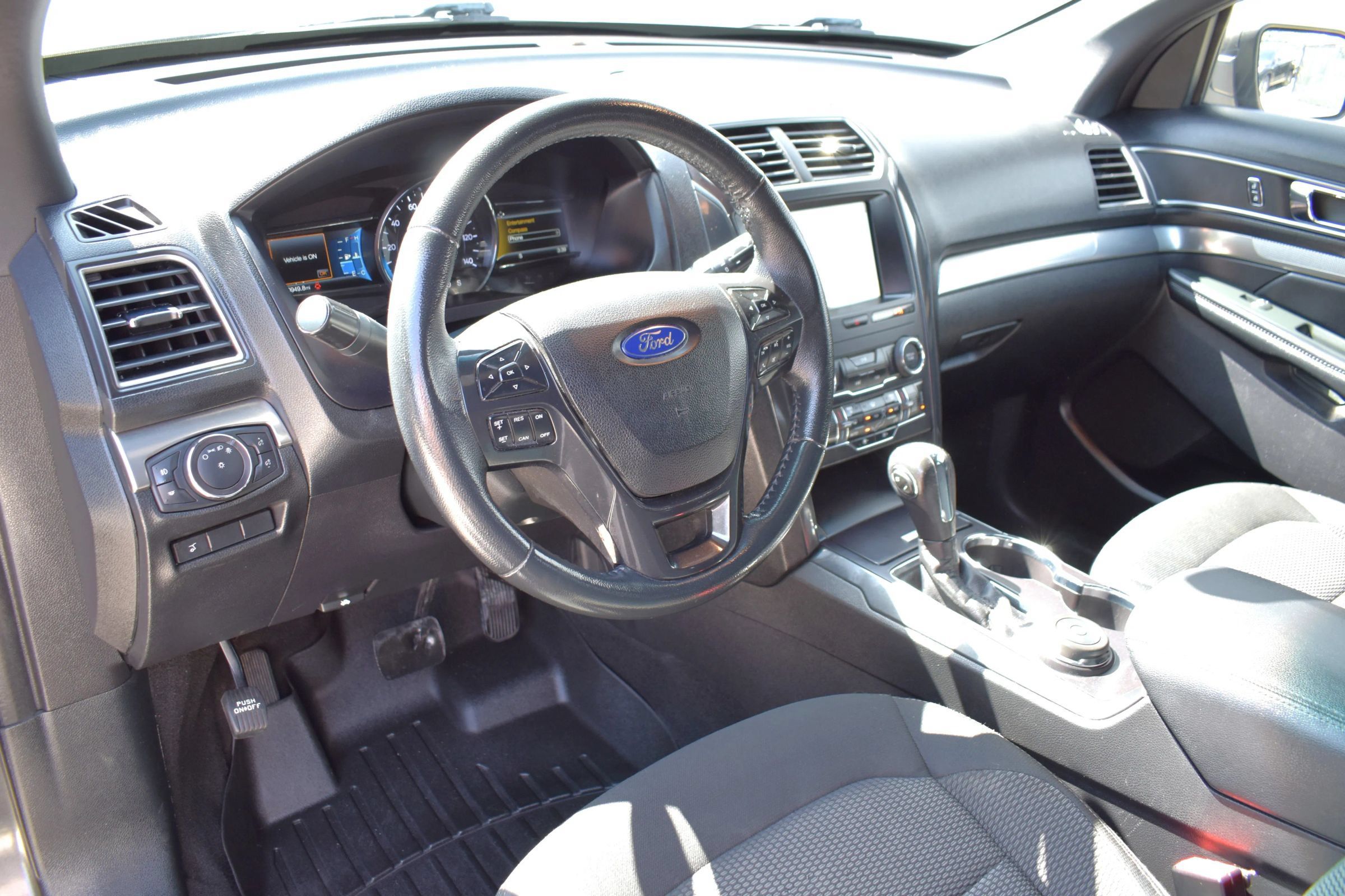 Used 2019 Ford Explorer XLT w/ Equipment Group 201A AWD/4WD image 3