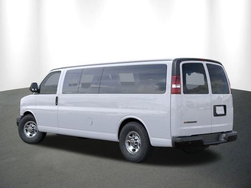 New 2026 Chevrolet Express 3500 LS RWD image 4