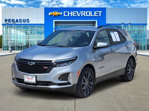 Used 2024 Chevrolet Equinox RS FWD image 2