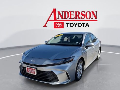 Used 2025 Toyota Camry LE image 1