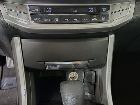 Used 2013 Honda Accord LX image 22