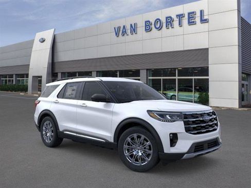 New 2025 Ford Explorer Active w/ Active Comfort Package image 7