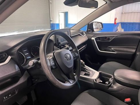 Used 2021 Toyota RAV4 LE w/ Carpet Mat Package (TMS) image 22