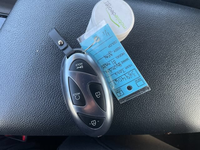 Used 2025 Hyundai Elantra SEL FWD image 26