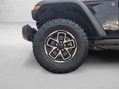 Used 2025 Jeep Wrangler Unlimited Rubicon AWD/4WD image 22