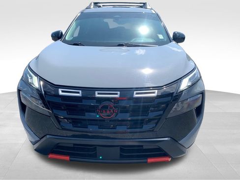 Used 2025 Nissan Rogue SV AWD/4WD image 16