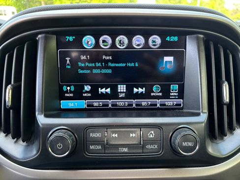 Used 2018 Chevrolet Colorado Z71 AWD/4WD image 21