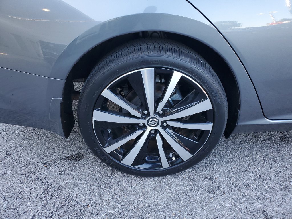 Certified 2021 Nissan Altima 2.5 SR FWD image 5