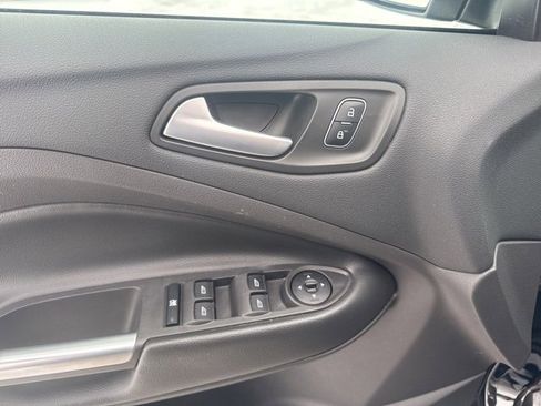 Used 2018 Ford Escape SEL image 19