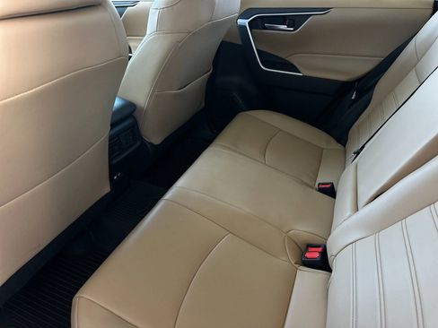 Used 2025 Toyota RAV4 XLE Premium image 11