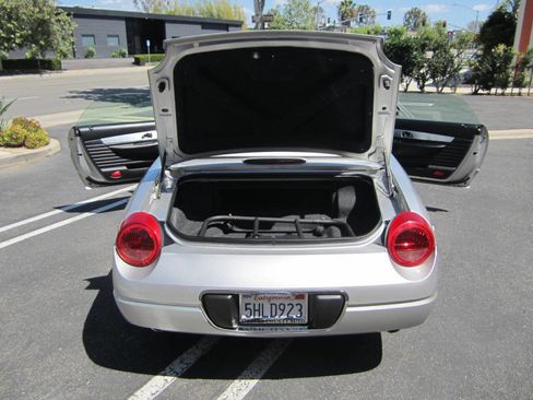 Used 2004 Ford Thunderbird Deluxe image 10