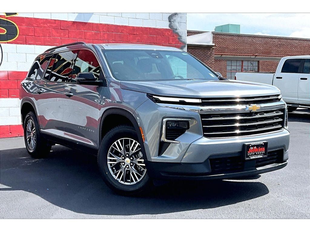 Used 2024 Chevrolet Traverse LT AWD/4WD image 12