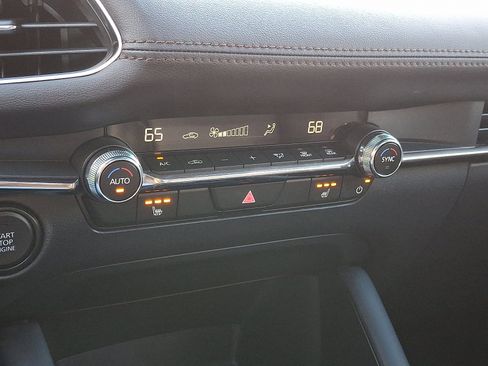 Used 2025 MAZDA MAZDA3 s image 17