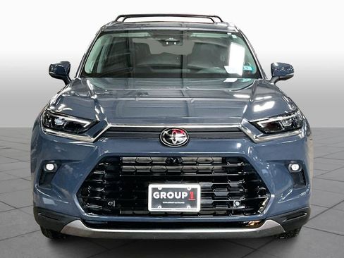 Used 2025 Toyota Grand Highlander AWD image 3