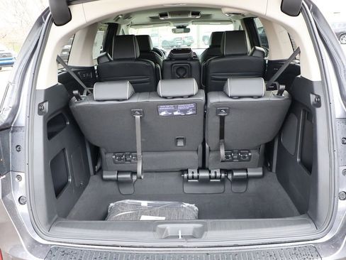 New 2026 Honda Odyssey Touring image 12