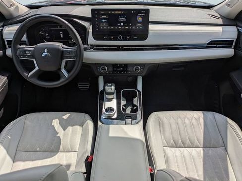 Used 2025 Mitsubishi Outlander SEL FWD image 17