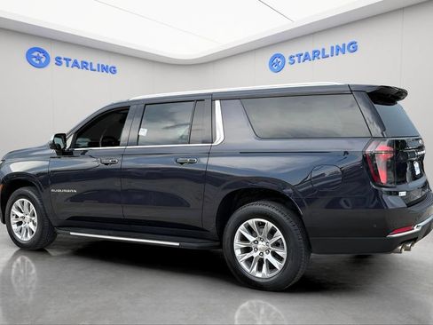 Certified 2025 Chevrolet Suburban Premier AWD/4WD image 4