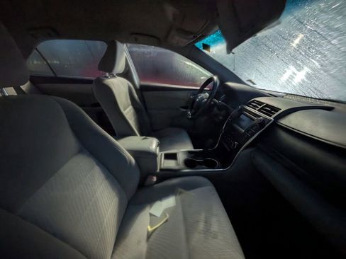 Used 2015 Toyota Camry LE image 9