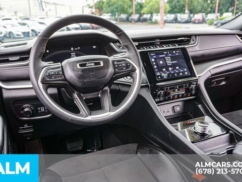 Used 2025 Jeep Grand Cherokee Altitude AWD/4WD image 26