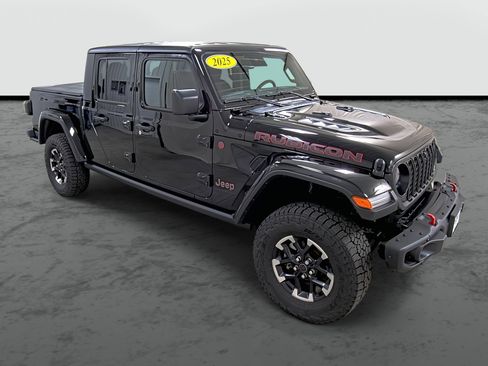 Used 2025 Jeep Gladiator Rubicon w/ Dual Top Group AWD/4WD image 5