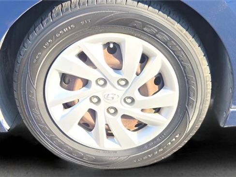 Used 2019 Hyundai Elantra SE image 19