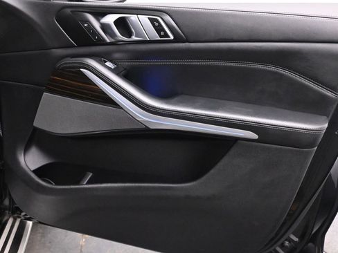 Used 2023 BMW X7 xDrive40i w/ Premium Package AWD/4WD image 21