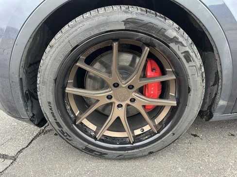 Used 2020 Tesla Model Y Performance image 10