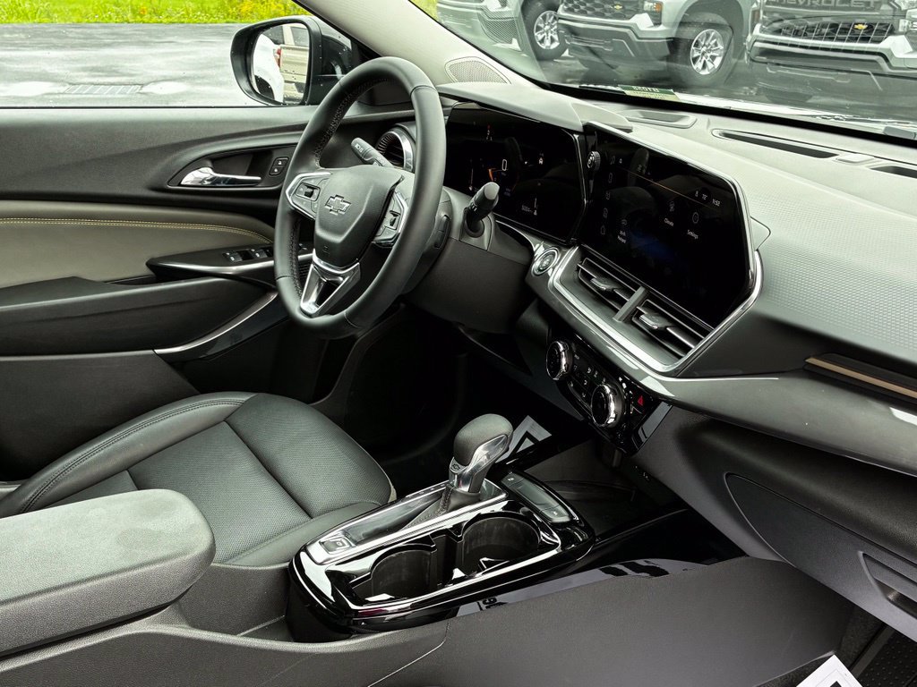 Used 2024 Chevrolet Trax ACTIV w/ Sunroof Package FWD image 23
