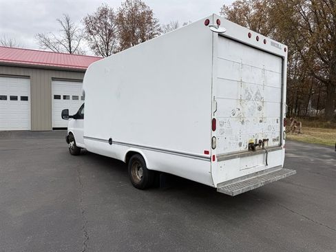 Used 2015 Chevrolet Express 3500 Extended w/ Smoker's Package image 10