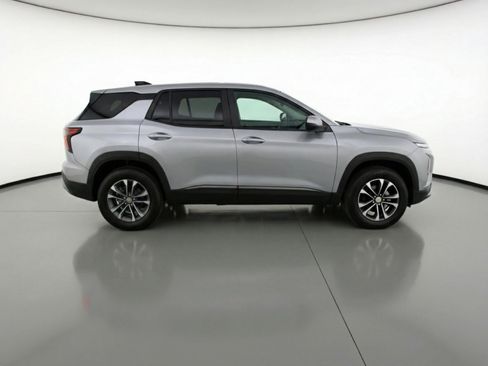 Used 2025 Chevrolet Equinox LT image 11