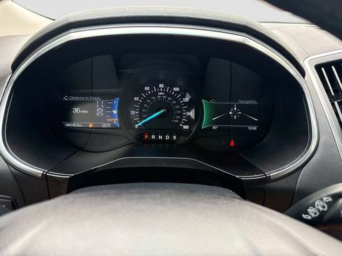 Used 2020 Ford Edge Titanium FWD image 24