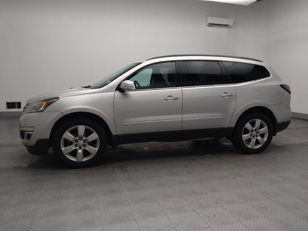 Used 2017 Chevrolet Traverse LT w/ Style and Technology Package FWD image 2