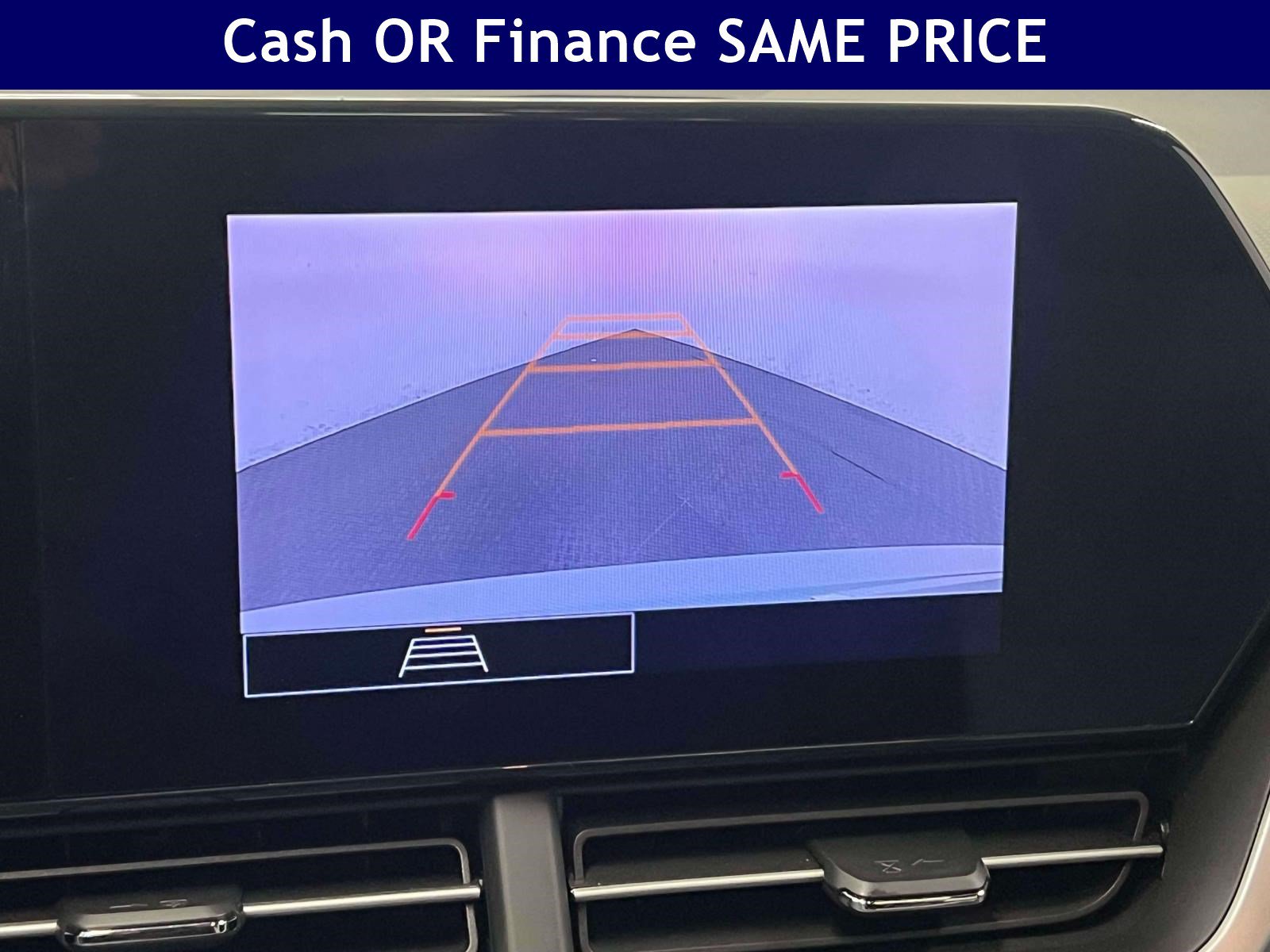 Used 2024 Chevrolet Trax RS w/ Sunroof Package FWD image 24