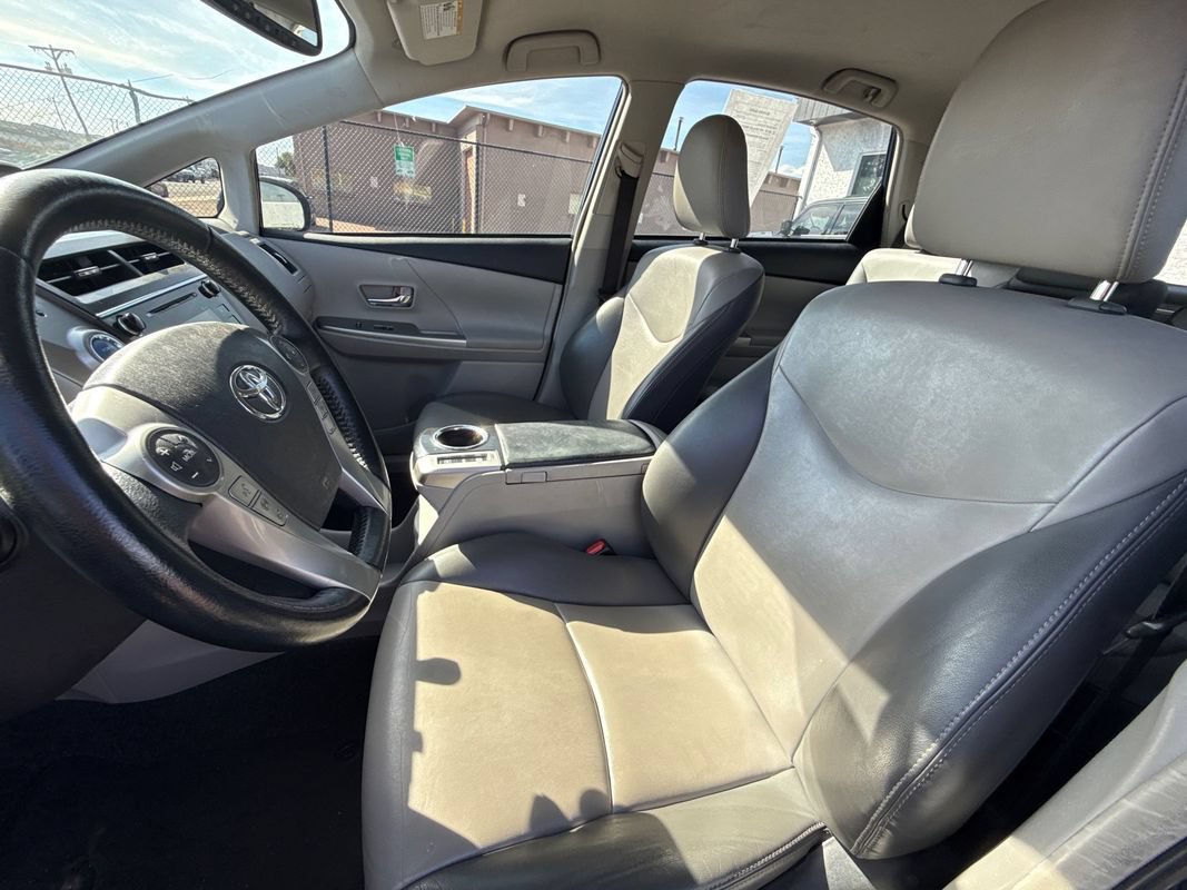 Used 2017 Toyota Prius V Five FWD image 14