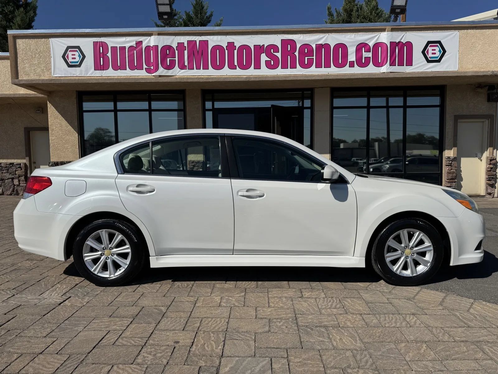 Used 2011 Subaru Legacy 2.5i Premium AWD/4WD image 1