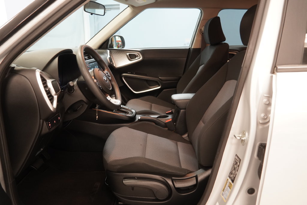 Used 2021 Kia Soul LX FWD image 5