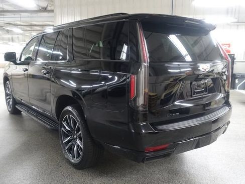 Used 2021 Cadillac Escalade ESV Sport AWD/4WD image 5
