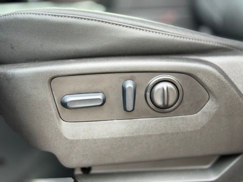 Used 2023 Chevrolet Silverado 2500 LTZ w/ LTZ Convenience Package image 15