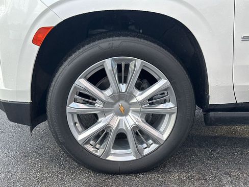 Used 2023 Chevrolet Suburban High Country w/ Premium Package 2 image 11