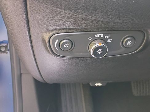 Used 2020 Chevrolet Equinox Premier AWD/4WD image 17