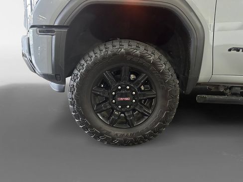 Used 2024 GMC Sierra 2500 AT4 w/ AT4 Premium Plus Package AWD/4WD image 14