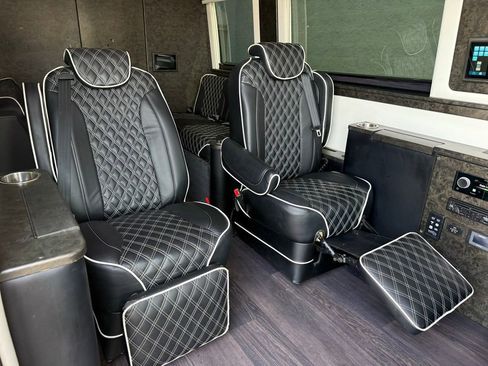 Used 2019 Mercedes-Benz Sprinter 170 w/ Driver Convenience Package image 5