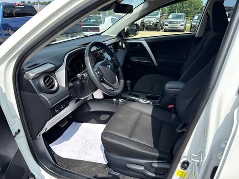 Used 2018 Toyota RAV4 LE w/ All Weather Liner Package AWD/4WD image 23