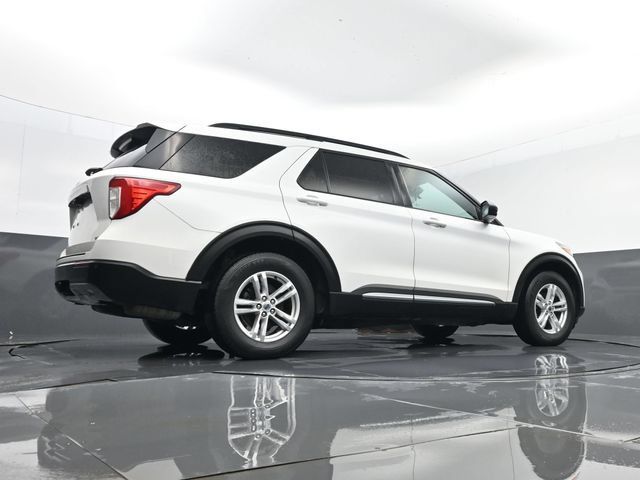 Used 2020 Ford Explorer XLT w/ Equipment Group 202A AWD/4WD image 24
