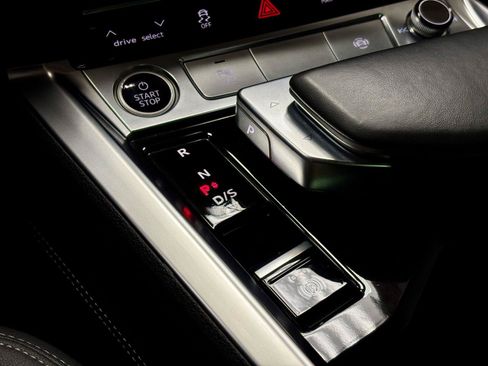 Used 2024 Audi Q8 e-tron Premium Plus w/ Premium Plus Package AWD/4WD image 30