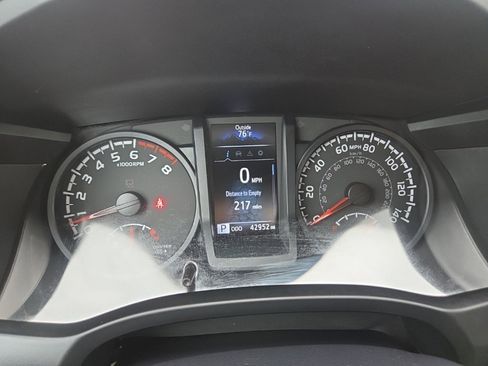 Used 2022 Toyota Tacoma SR image 23