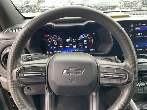 Used 2025 Chevrolet Colorado Trail Boss AWD/4WD image 27