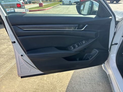 Used 2020 Honda Accord EX image 12