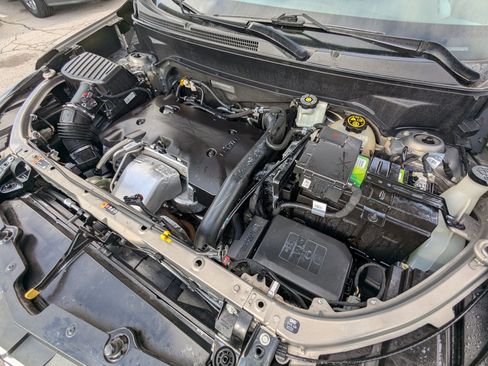 Used 2019 Chevrolet Equinox LT w/ Sun & Navigation Package image 32