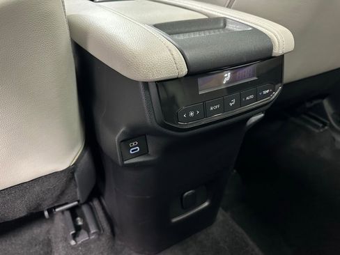 Used 2025 Toyota Grand Highlander AWD image 50